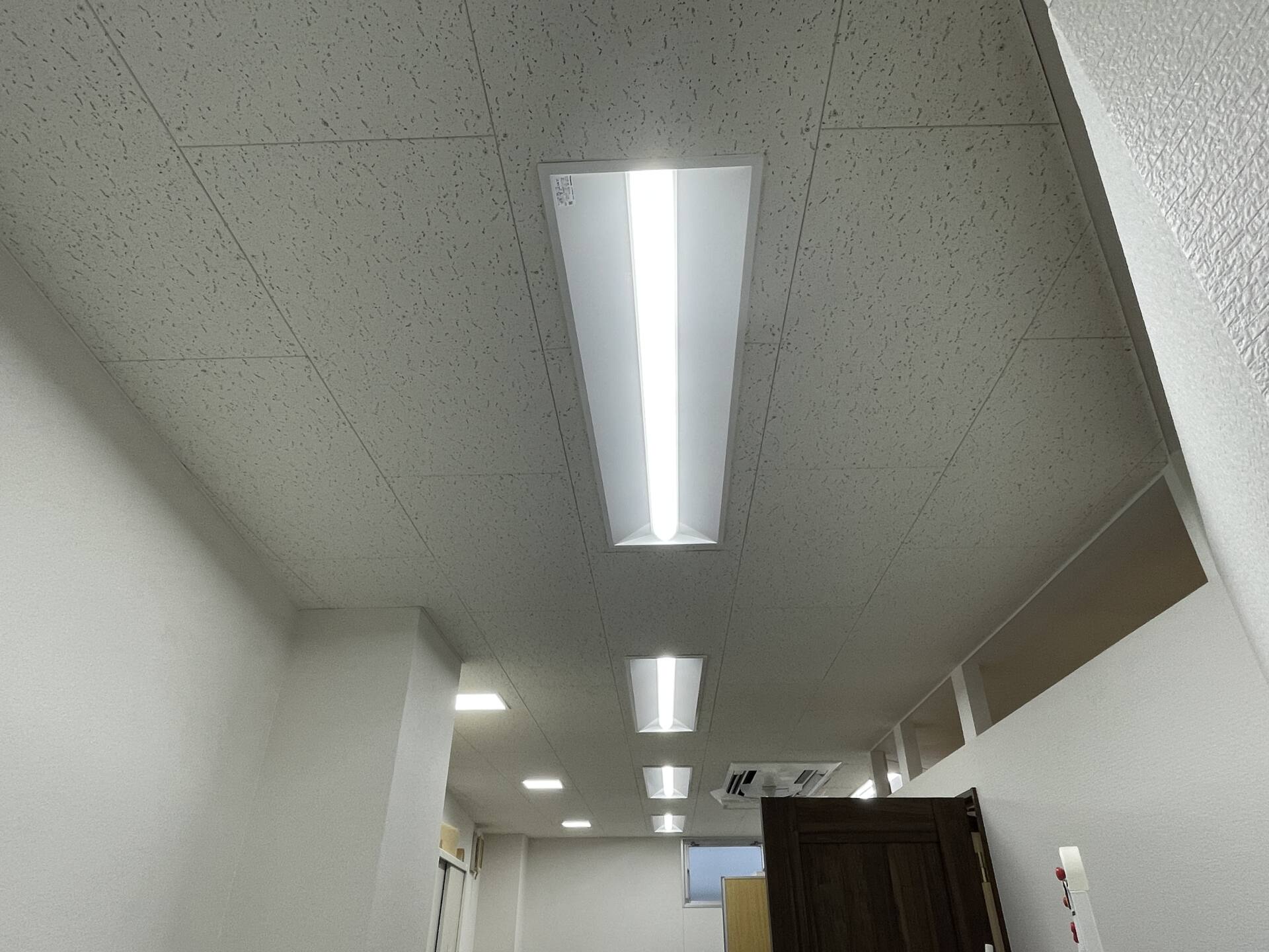施工事例0060 休日のLED更新工事